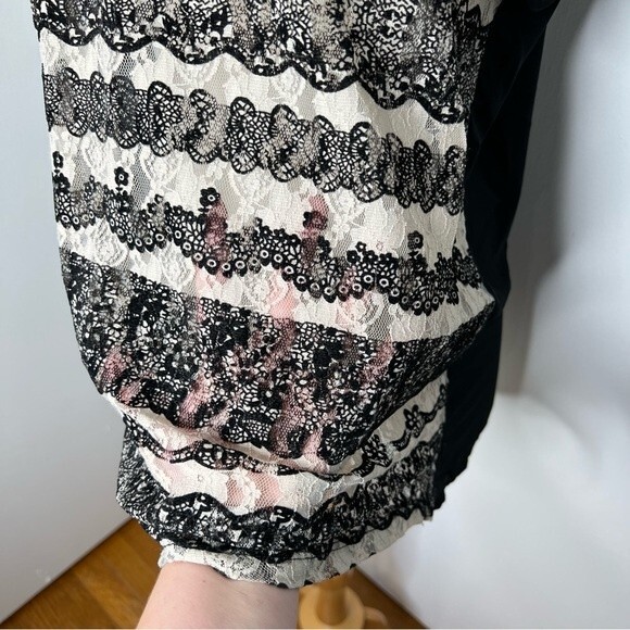 Bobeau Sheer Lace Blouse Black and Cream Boxy Oversized Lightweight Top - Picture 2 of 6
